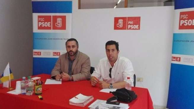 Reunión del director general de Vivienda en la sede del PSOE de Telde (Foto TA)