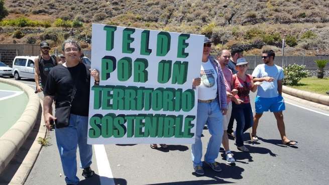 Miembros del colectivo Turcón, este mediodía en Agaete (Foto TA)