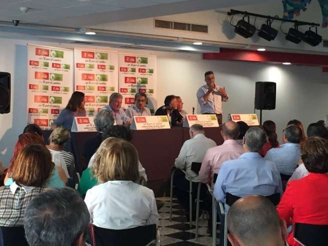 Encuentro de cargos públicos de NC y PSOE (Foto TA)