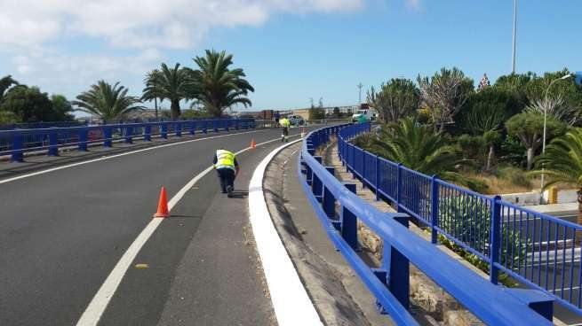 Imagen de los trabajos que acomete la Concejalía de Vías y Obras del Ayuntamiento de Telde (Foto TA)