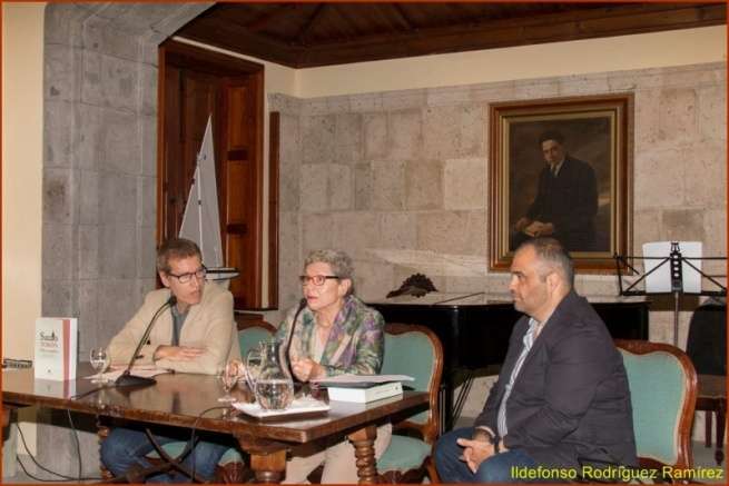 La presentación del libro tuvo lugar en la Casa Museo Tomás Morales con presencia de la hija del poeta (Foto Ildefonso Rodríguez)