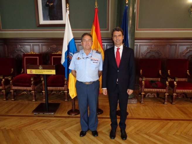 Clavero, junto a Hernández Bento (Foto TA)