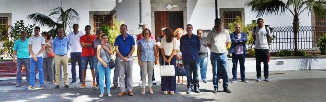 Minuto de silencio ante las Casas Consistoriales (Foto TA)