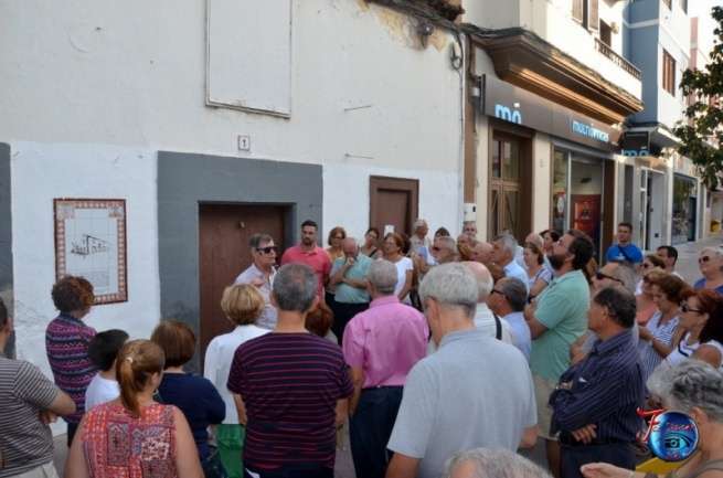 El recorrido en una de las paradas previstas en la calle de Rivero Bethencourt (Foto Francisco Javier Santana)