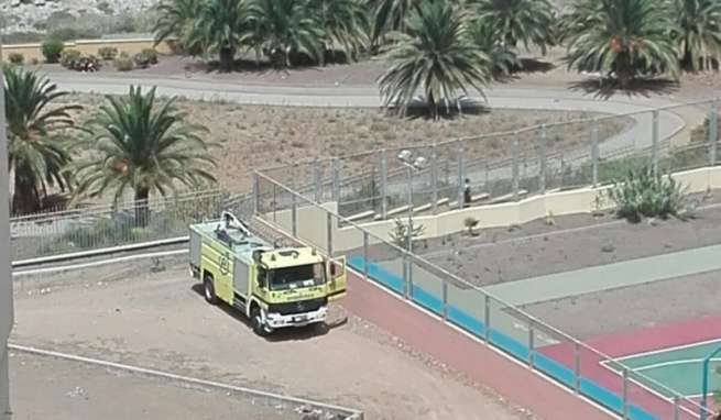 Bomberos en el lugar del siniestro (Foto TA)
