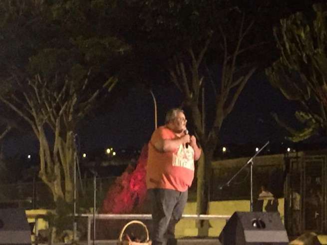 El humorista Iván El Bastonero ofició de pregonero (Foto TA)