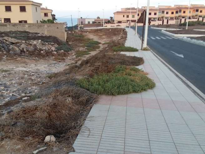 Estampa que ofrece el vial costero de Telde (Foto TA)