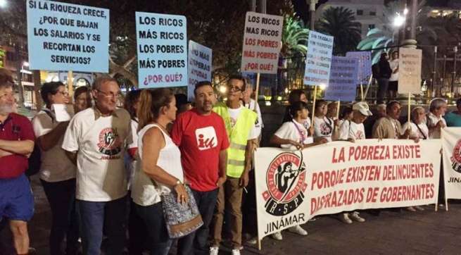 Participantes de Telde en la protesta contra la pobreza de este lunes en la capital grancanaria (Foto TA)