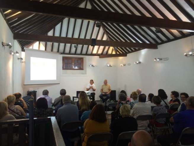 La charla tuvo lugar en el Círculo Cultural de Telde (Foto TA)