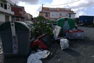 Basura amontonada en Marpequeña Alta y El Callejón del Castillo (Foto TA)