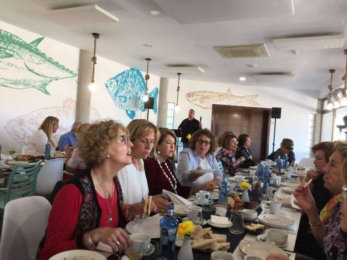 Varias decenas de personas se sumaron a esta causa solidaria (Foto TA)