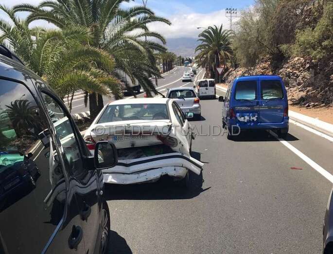 Varios de los coches implicados en el siniestro (Foto TA)