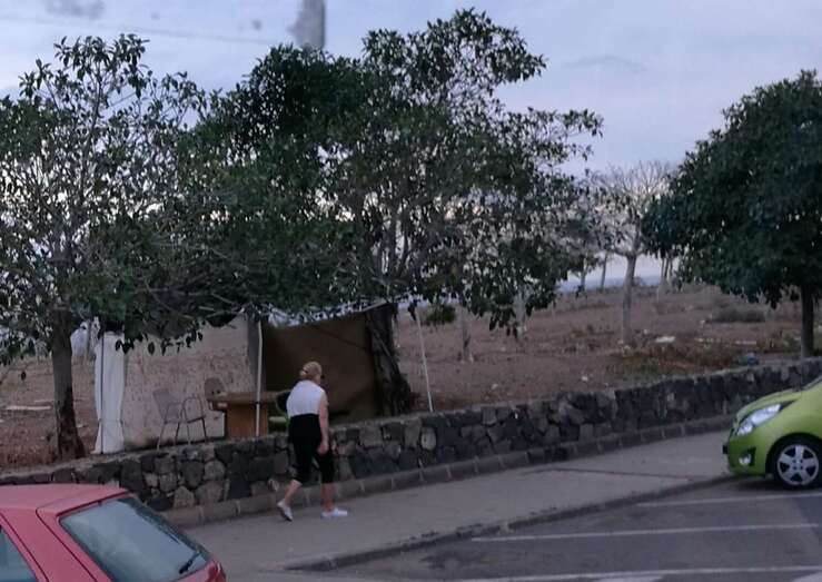 Chabola denunciada por vecinos del Valle de Jinámar (Foto TA)