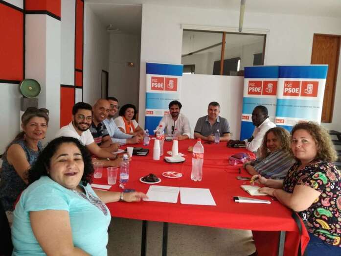 Reunión de militantes próximos a Pedro Sánchez con Santos Cerdán (Foto TA)