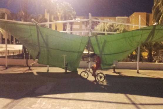 Lona en mal estado en Las Remudas (Foto Domingo Moreno)