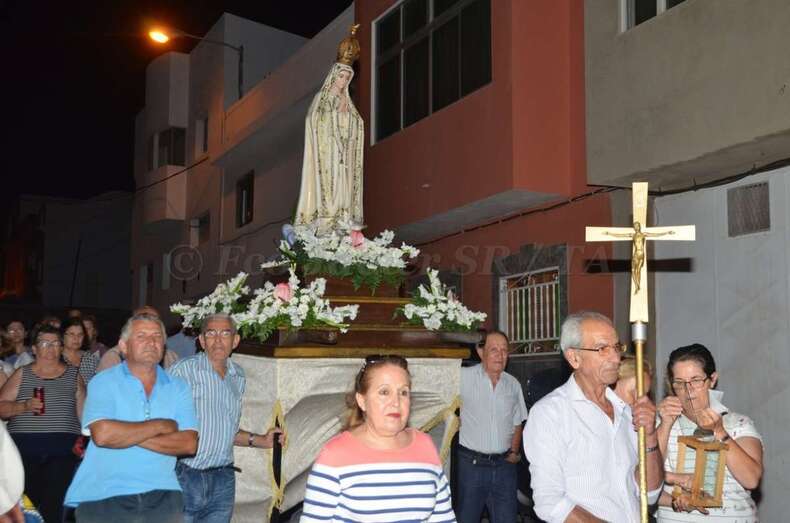 Procesión religiosa de anoche entre La Viña y El Calero (Foto Francisco Javier Santana)