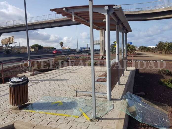 Imagen de la marquesina objeto del ataque (Foto TA)