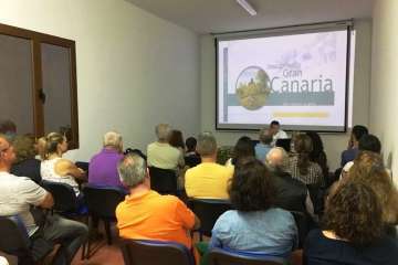 Álvaro Monzón presenta su último libro en Firgas (Foto TA)