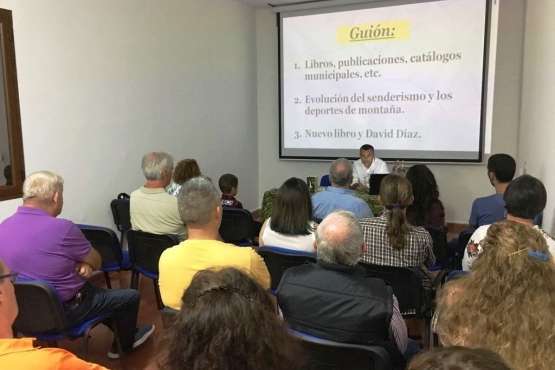Álvaro Monzón presenta su último libro en Firgas (Foto TA)