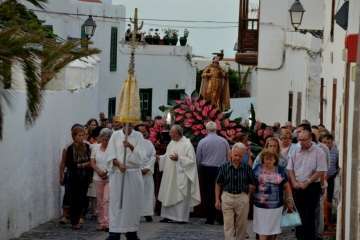 El santo de Asís se pasea por las calles de San Francisco-Telde (Foto Francisco Javier Santana)