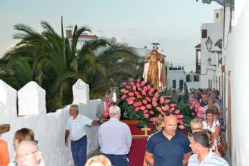 El santo de Asís se pasea por las calles de San Francisco-Telde (Foto Francisco Javier Santana)