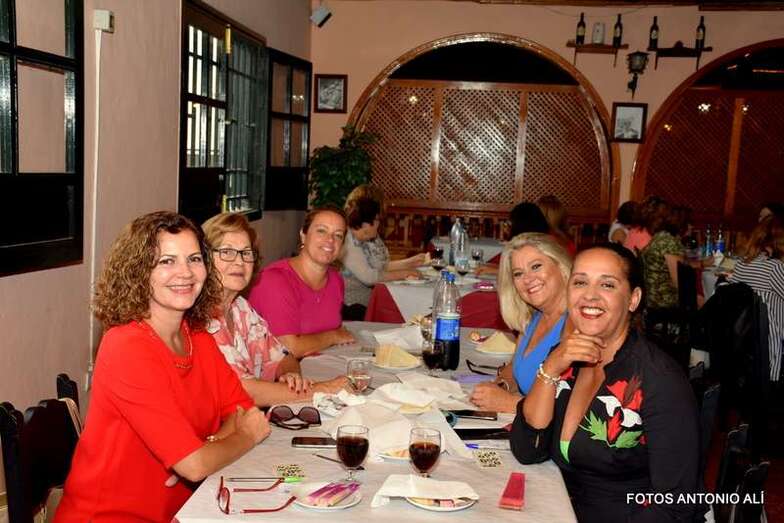 Asistentes al bingo benéfico del Club de Leones (Foto Antonio Alí)