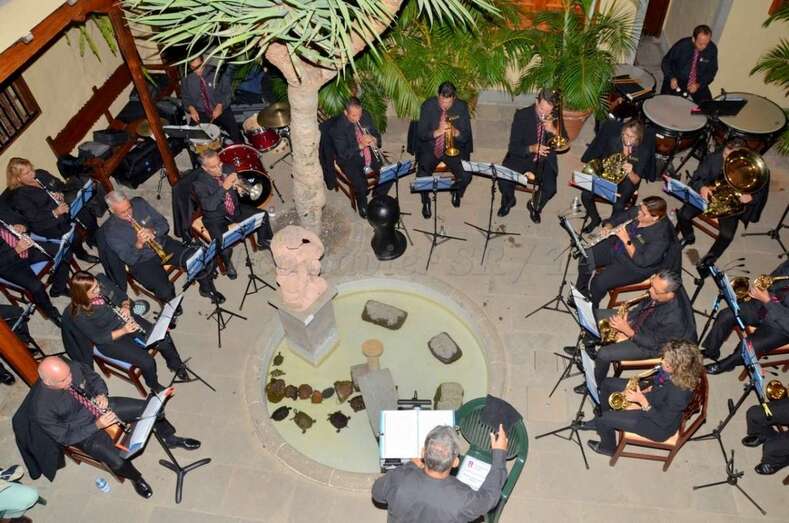 Momento del concierto de anoche de la Banda de Música en la Casa-Museo León y Castillo (Foto TA)
