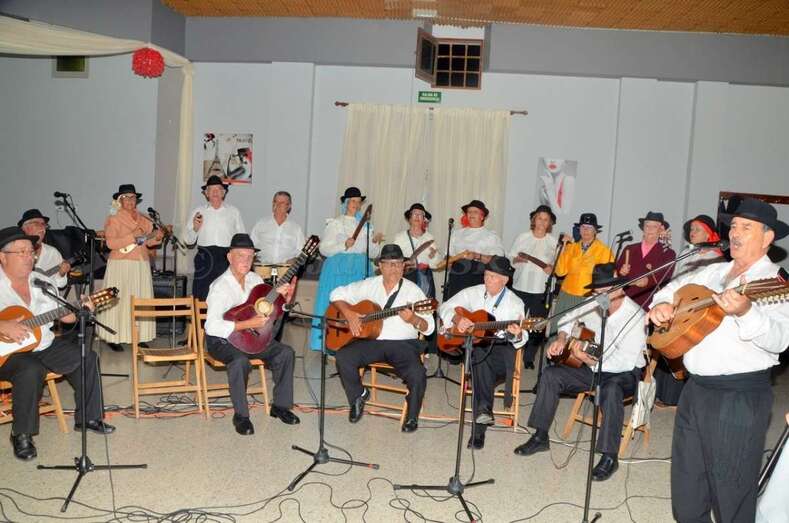 Parranda La Sal, anoche en San Antonio (Foto Francisco Javier Santana)