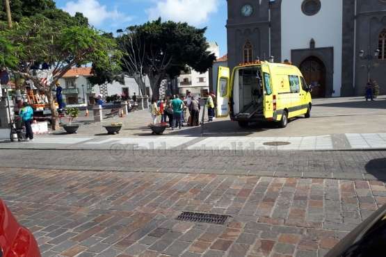 Caída de una mujer en la plaza de San Juan-Telde (Foto TA)