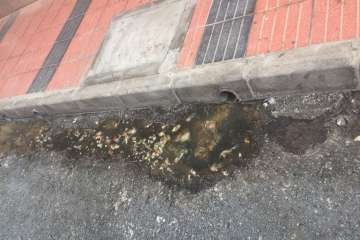 Aguas fecales en una calle de Marpequeña-Telde (Foto TA)