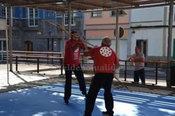Exhibición del juego del garrote en Los Llanos de Telde (Foto TA)