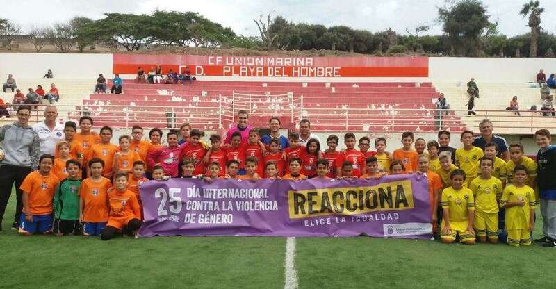 Equipos de fútbol base de Telde, el pasado sábado en el campo municipal de Melenara (Foto TA)