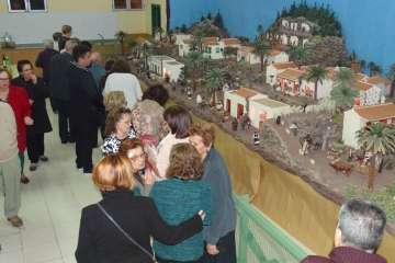 El belén de Manuel Sánchez abre Casas Nuevas a la Navidad (Foto TA)