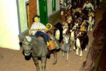 El belén de Manuel Sánchez abre Casas Nuevas a la Navidad (Foto TA)