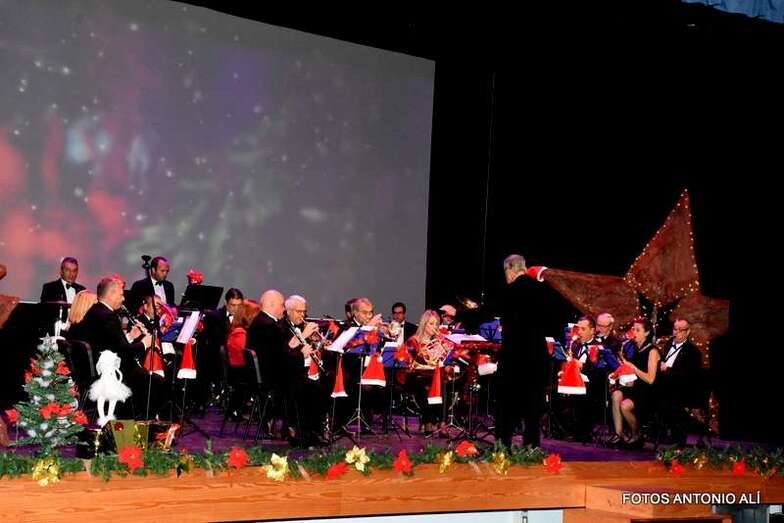 Momento del concierto de anoche en el Teatro de Telde (Foto Antonio Alí)