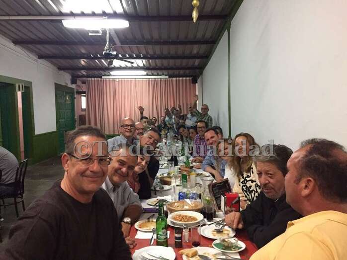 Almuerzo de funcionarios y cargos públicos de Servicios Municipales (Foto TA)