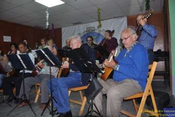 Arnao llena de villancicos La Fraternidad (Foto Teldeenfiestas)