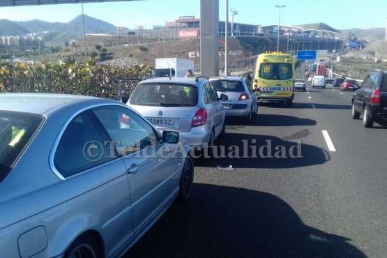 Accidente en la GC-1, a su paso por Telde, con tres vehículos implicados (Foto TA)