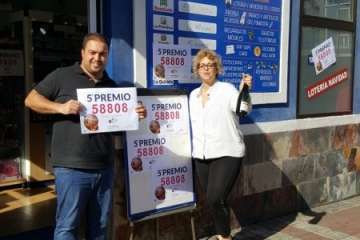 Los hermanos Mireles, de Telde, reparten suerte en la capital (Foto TA)