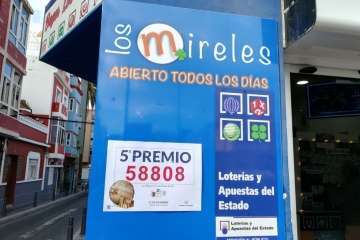 Los hermanos Mireles, de Telde, reparten suerte en la capital (Foto TA)