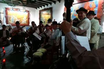 Arnao premia al joven valsequillero Aridane Peñate (Foto TA y TF)