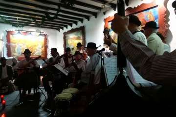 Arnao premia al joven valsequillero Aridane Peñate (Foto TA y TF)