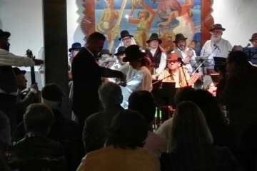 Arnao premia al joven valsequillero Aridane Peñate (Foto TA y TF)