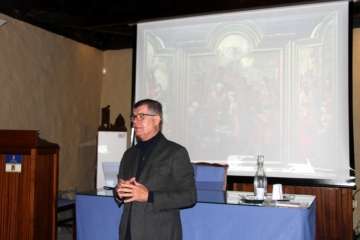 El cronista imparte su última conferencia como director del Museo de Telde (Foto Jesús Ruiz Mesa)