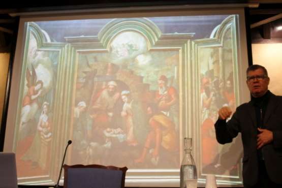 El cronista imparte su última conferencia como director del Museo de Telde (Foto Jesús Ruiz Mesa)