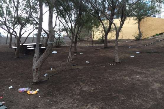 Merendero ruidoso y sucio en Melenara-Telde (Foto TA)