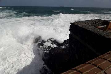 El mar se rebela en La Garita-Telde (Reportaje Miguel Santana y Antonio Alí)
