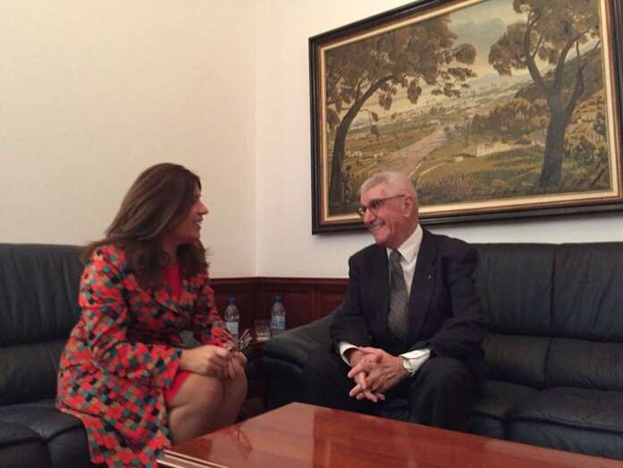 Reunión del cónsul de Irlanda en la Isla con la alcaldesa Carmen Hernández (Foto TA)