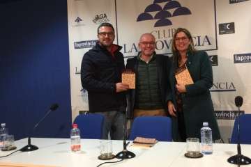 Álamo presenta su libro 'Con la palabra se ven las cosas más claras' (Foto TA)