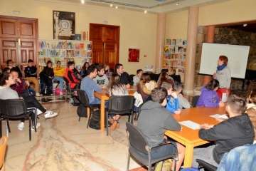 Alumnos de Telde se acercan a la obra de la poetisa Pino Ojeda (Foto Francisco Javier Santana)